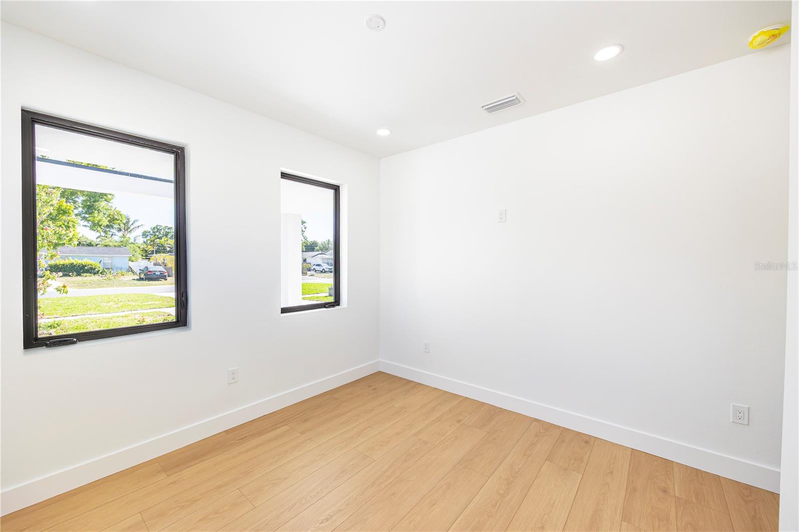 2521 18TH AVE N, ST PETERSBURG, FL, 33713