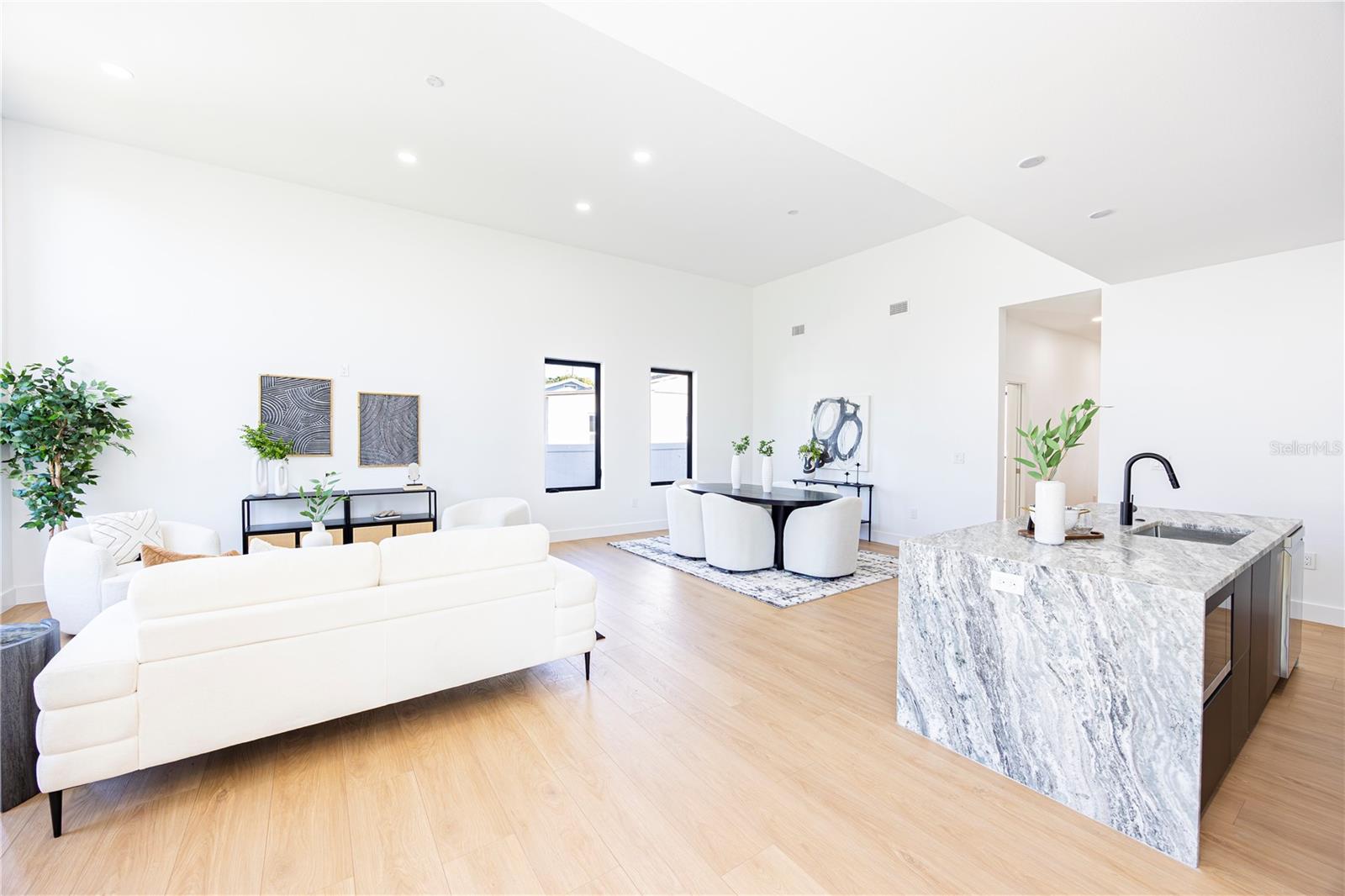 2521 18TH AVE N, ST PETERSBURG, FL, 33713