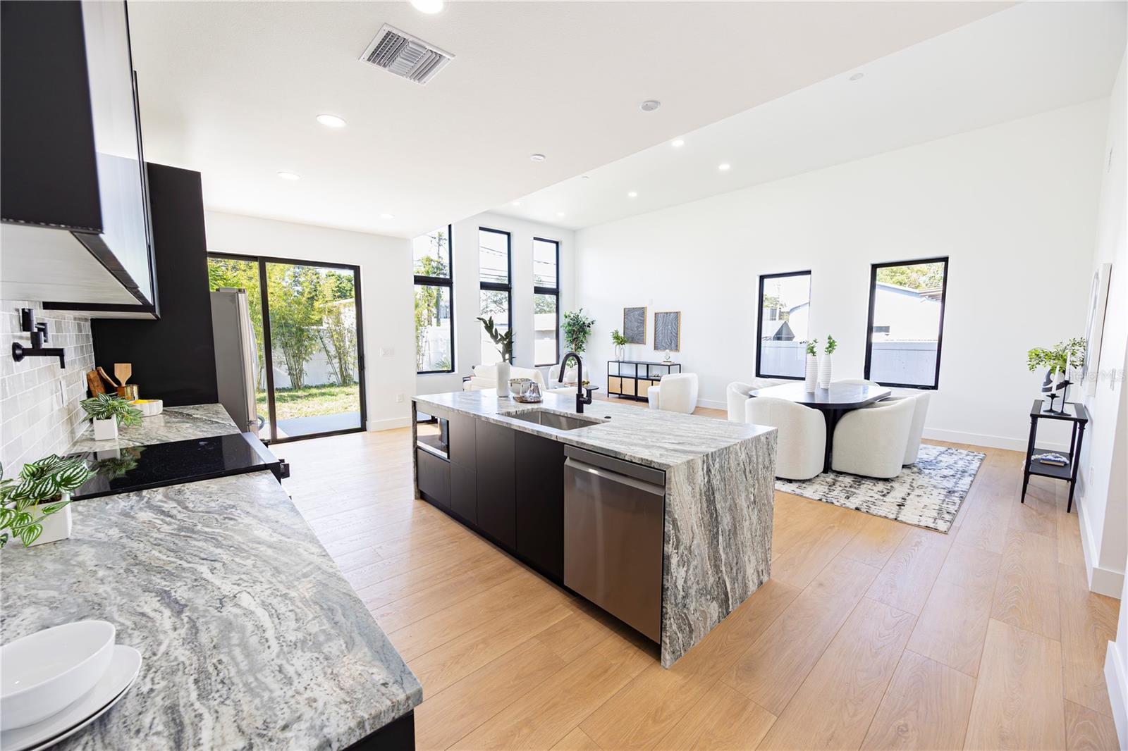 2521 18TH AVE N, ST PETERSBURG, FL, 33713