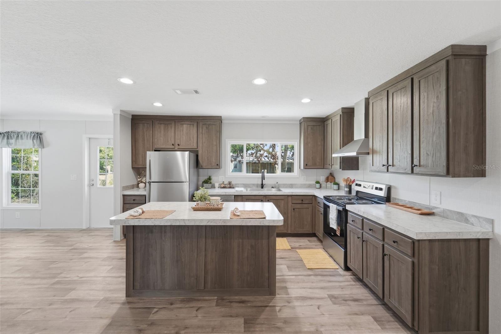 42051 CHERRY AVE, DELAND, FL, 32720