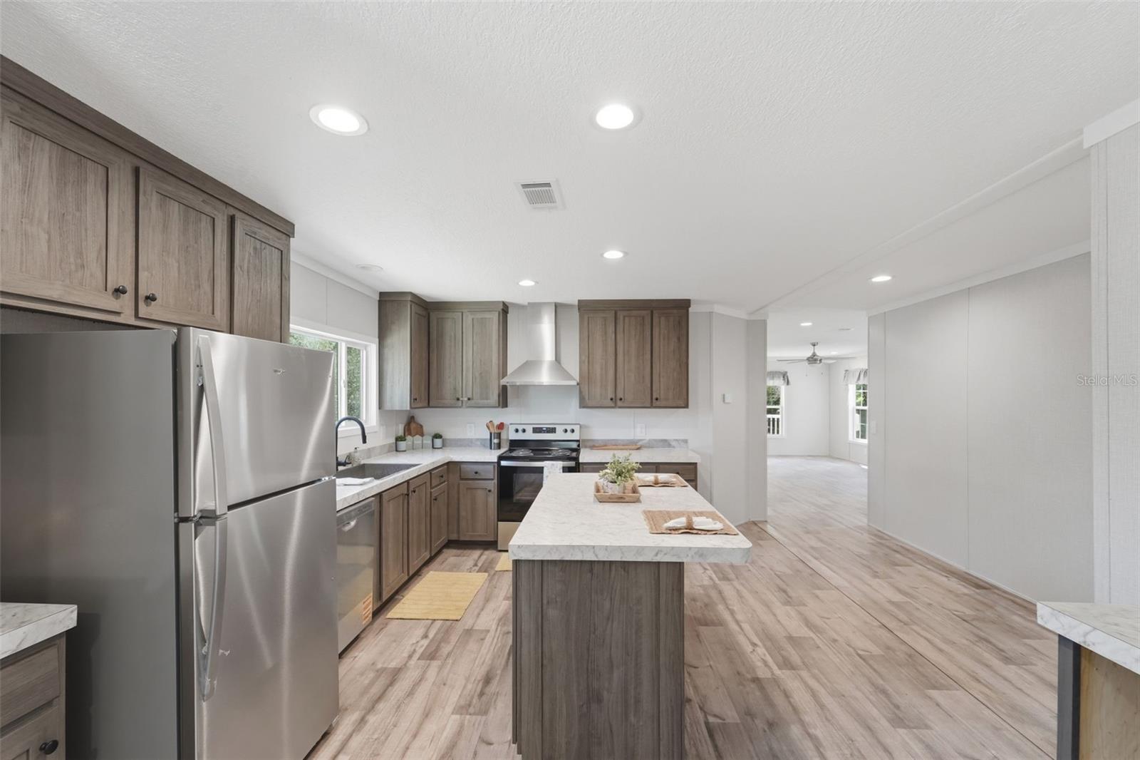 42051 CHERRY AVE, DELAND, FL, 32720