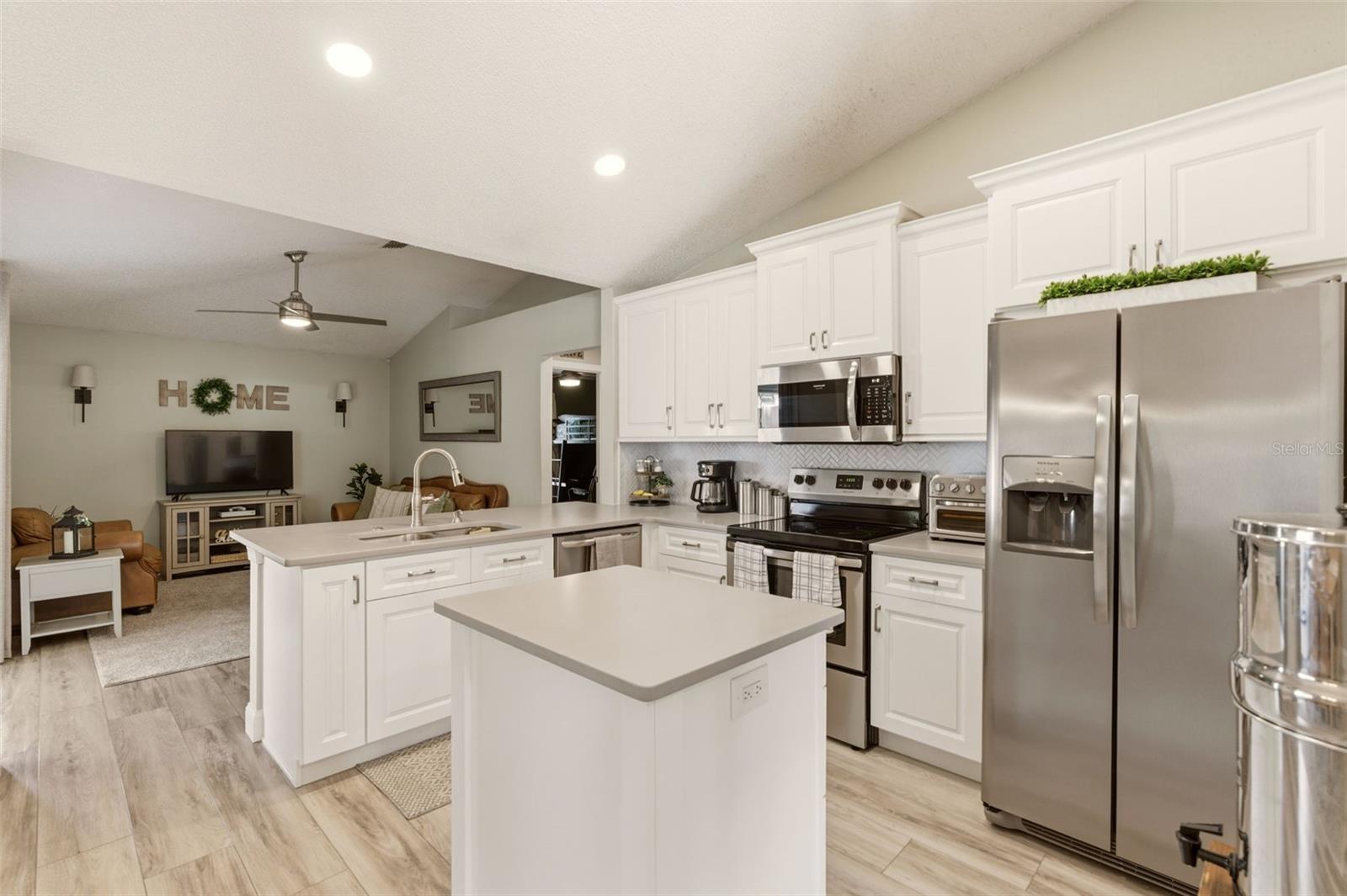 1284 AZORA DR, DELTONA, FL, 32725