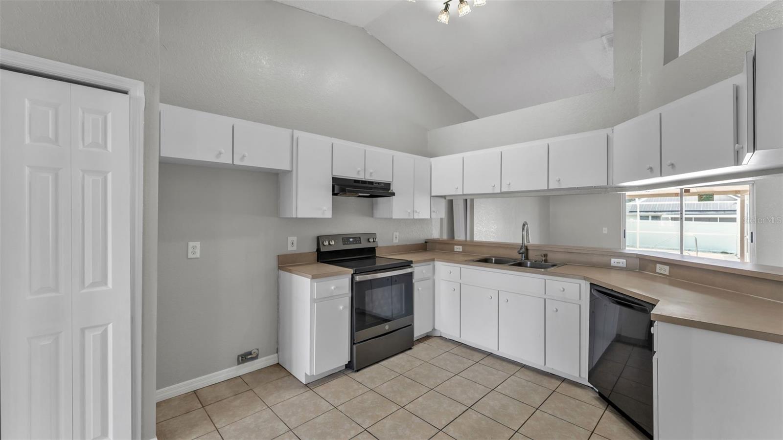 5284 ENGLISH DR, LAKELAND, FL, 33812