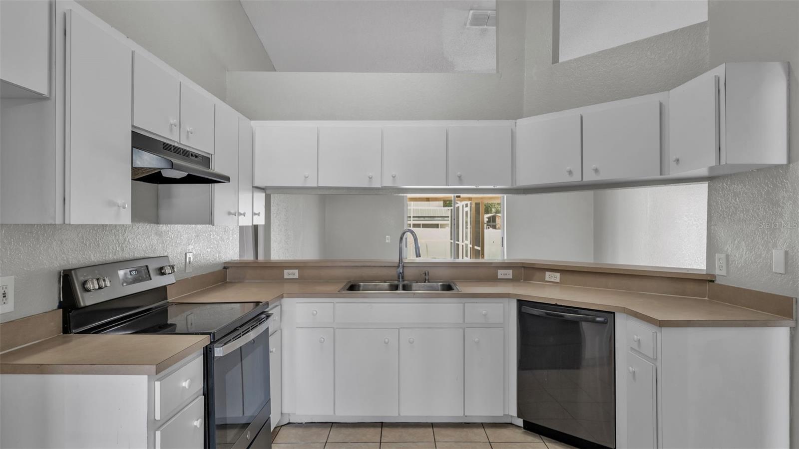 5284 ENGLISH DR, LAKELAND, FL, 33812