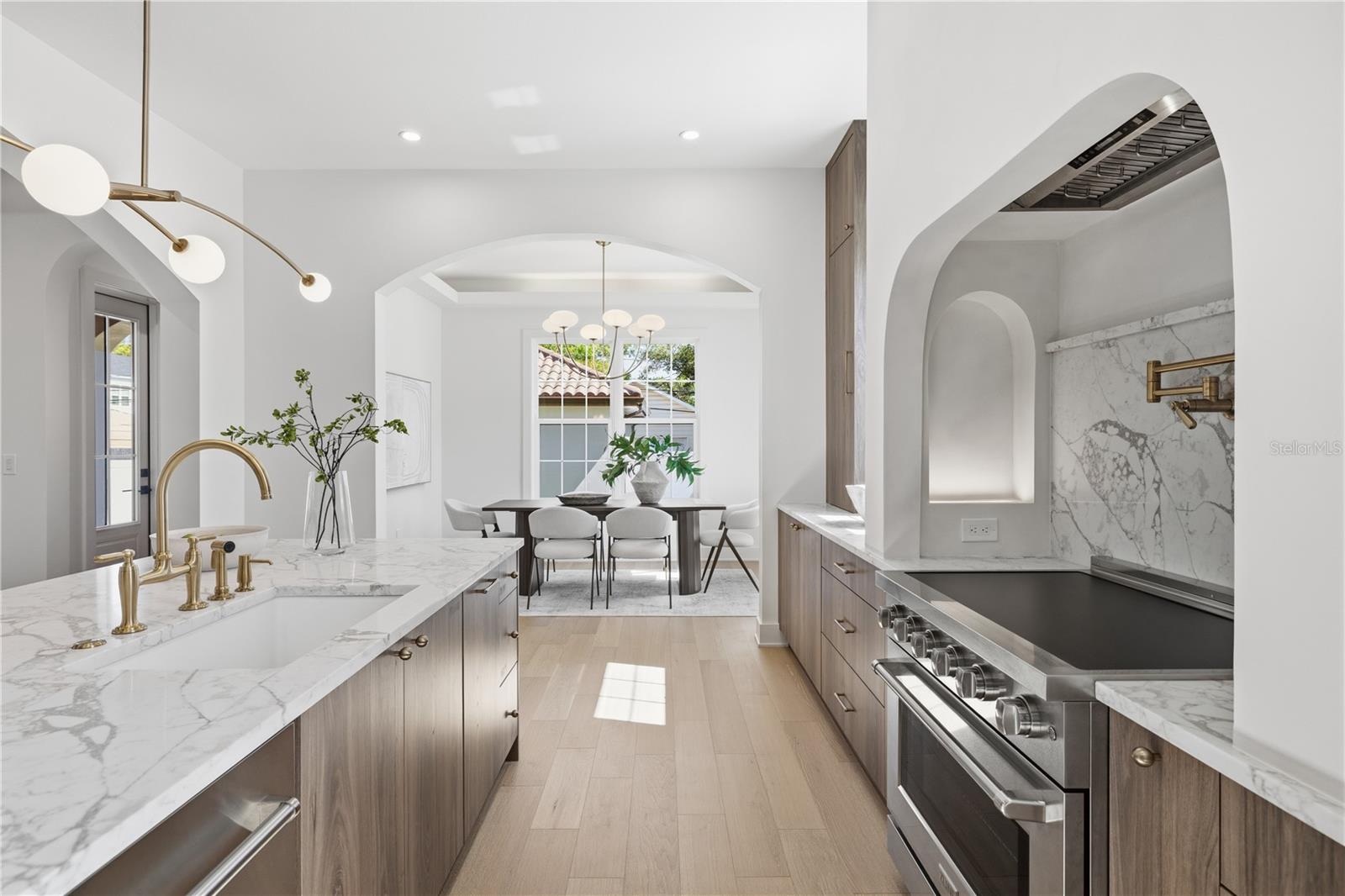 221 43RD AVE N, ST PETERSBURG, FL, 33703