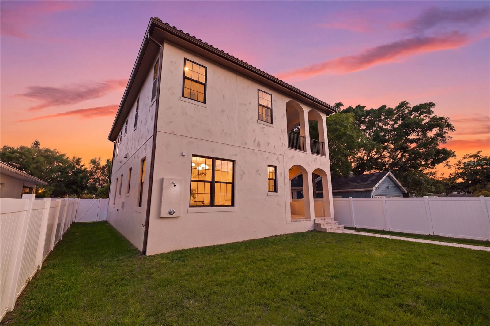 221 43RD AVE N, ST PETERSBURG, FL, 33703