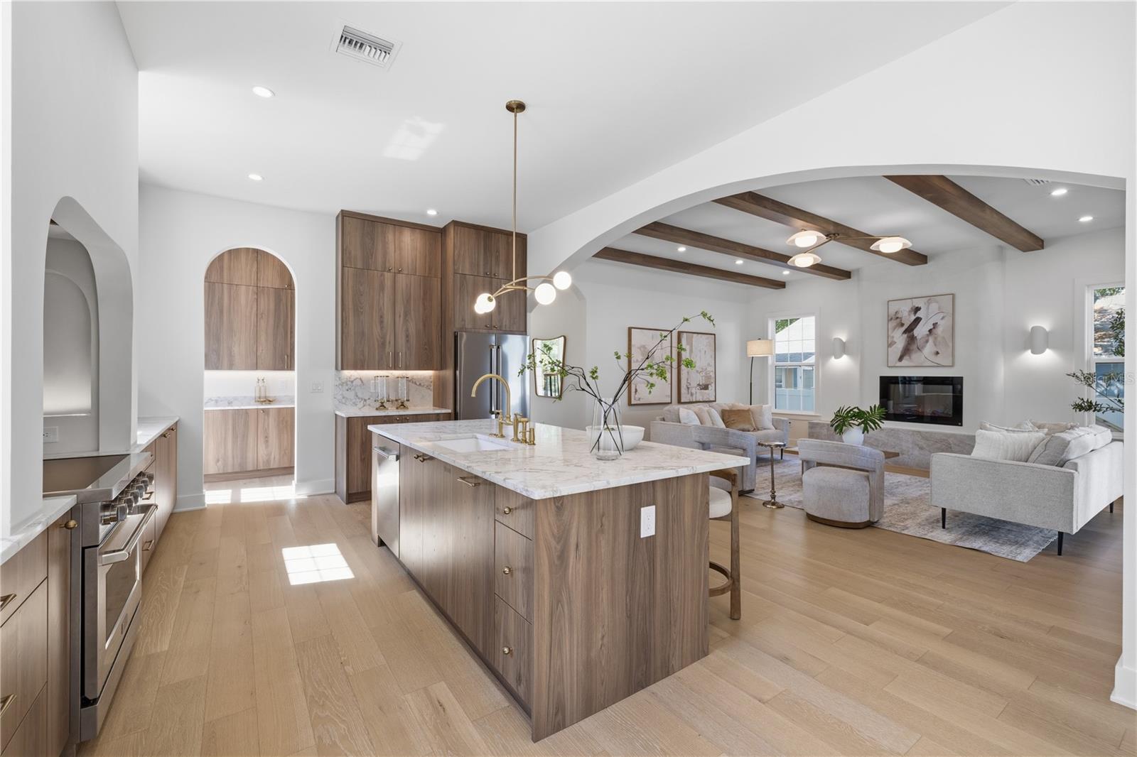 221 43RD AVE N, ST PETERSBURG, FL, 33703