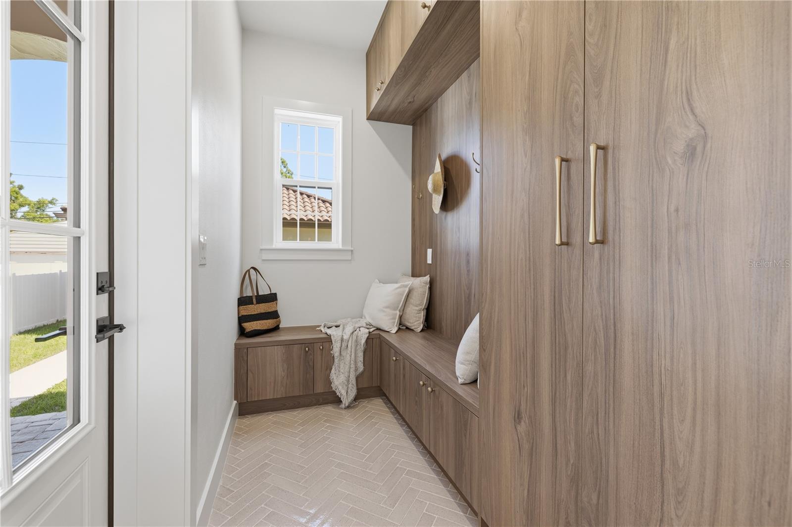 221 43RD AVE N, ST PETERSBURG, FL, 33703