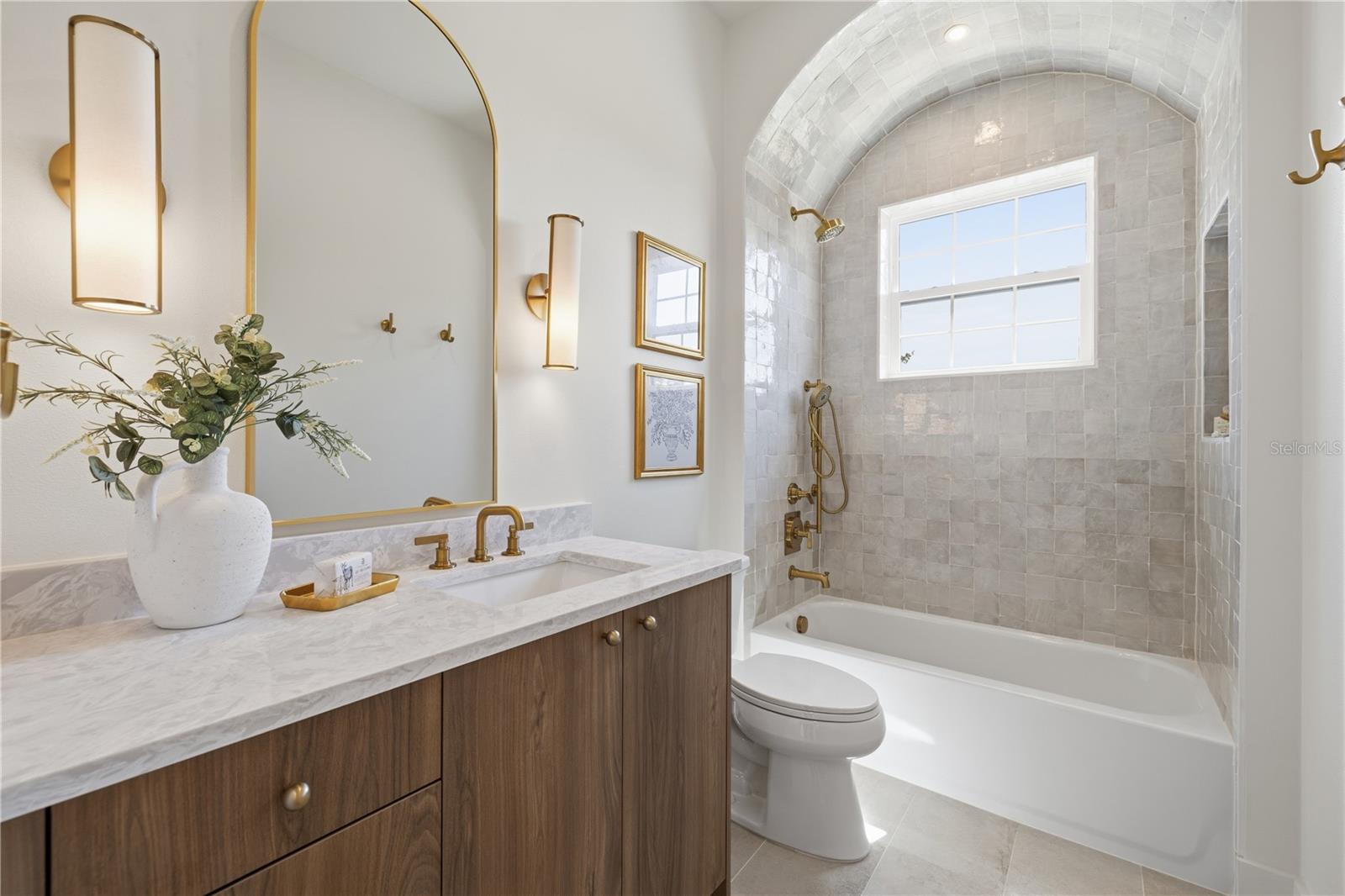 221 43RD AVE N, ST PETERSBURG, FL, 33703