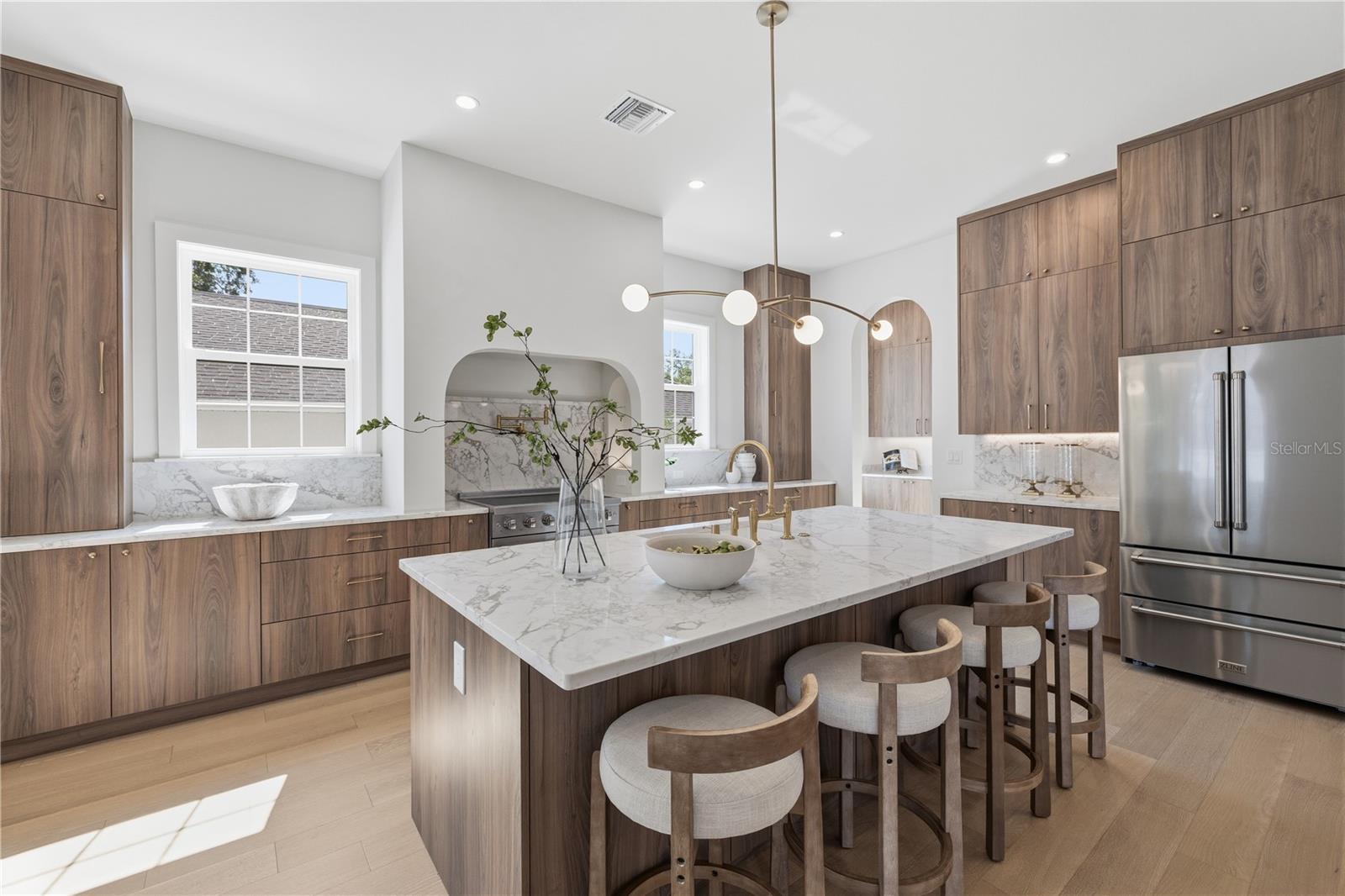 221 43RD AVE N, ST PETERSBURG, FL, 33703