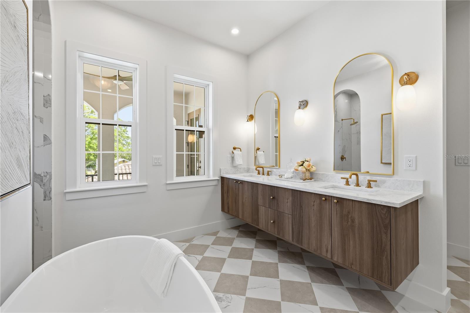 221 43RD AVE N, ST PETERSBURG, FL, 33703