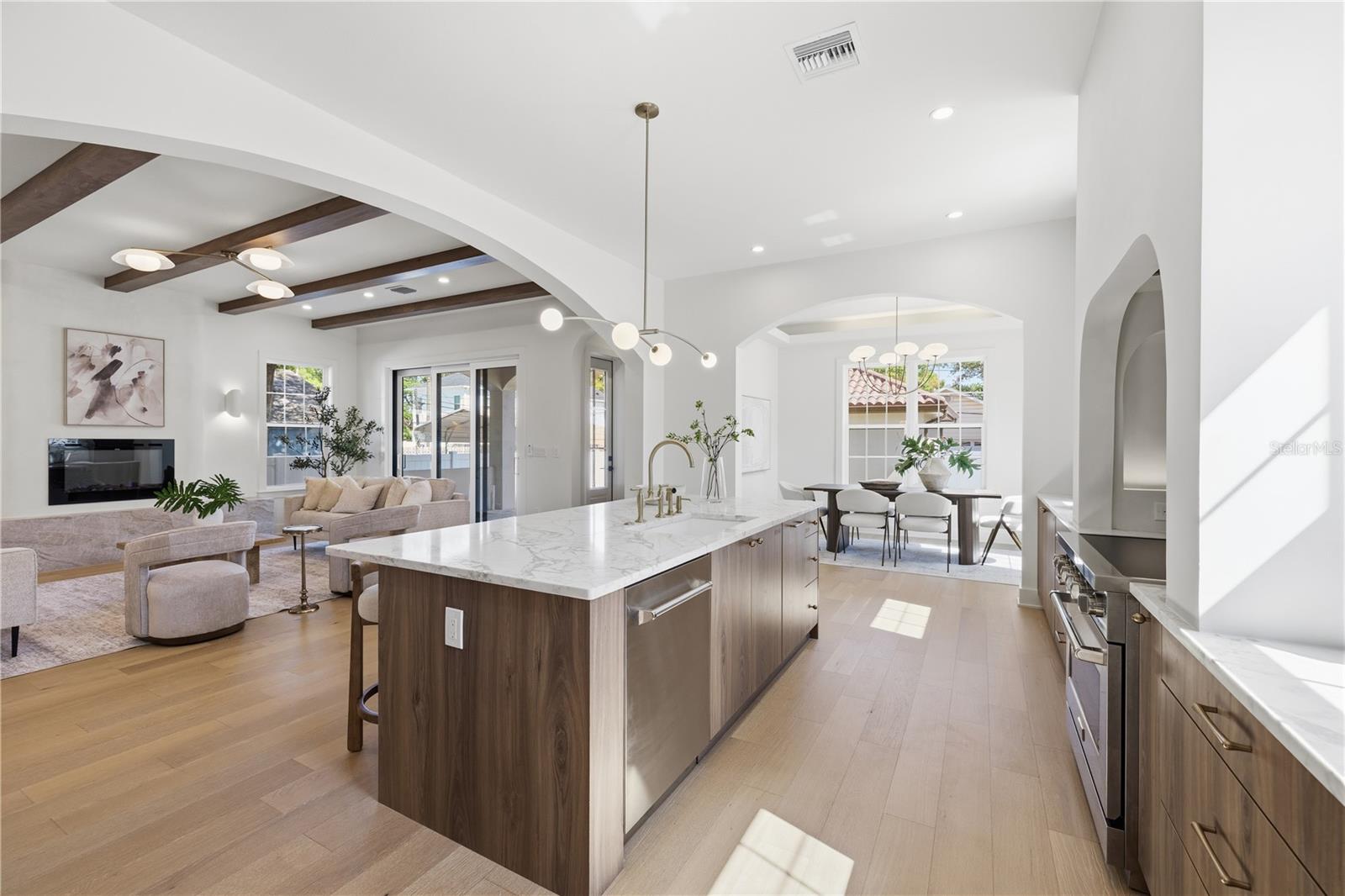 221 43RD AVE N, ST PETERSBURG, FL, 33703