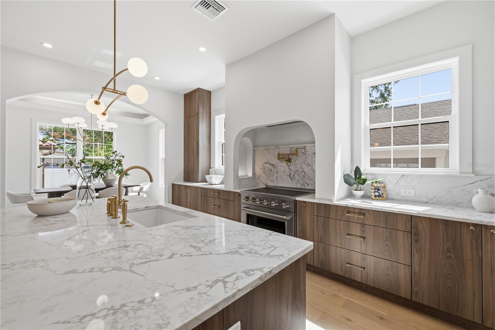 221 43RD AVE N, ST PETERSBURG, FL, 33703