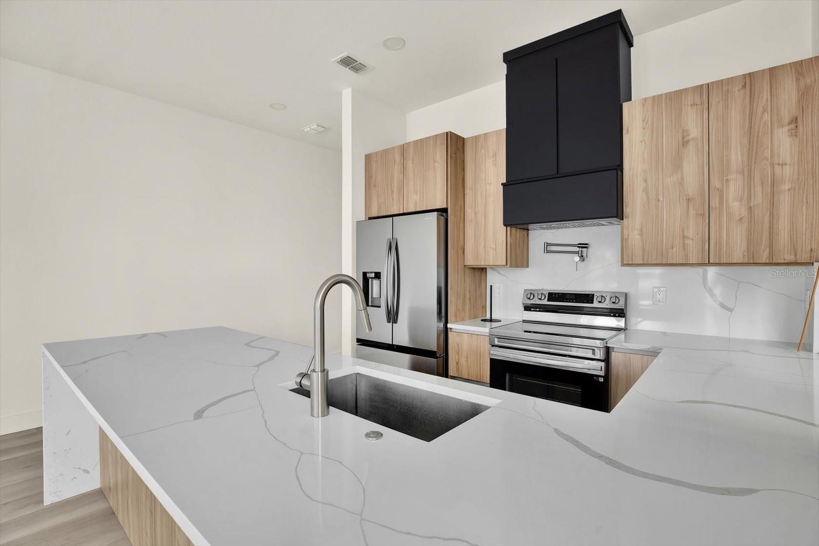 1625 9TH AVE N, ST PETERSBURG, FL, 33713