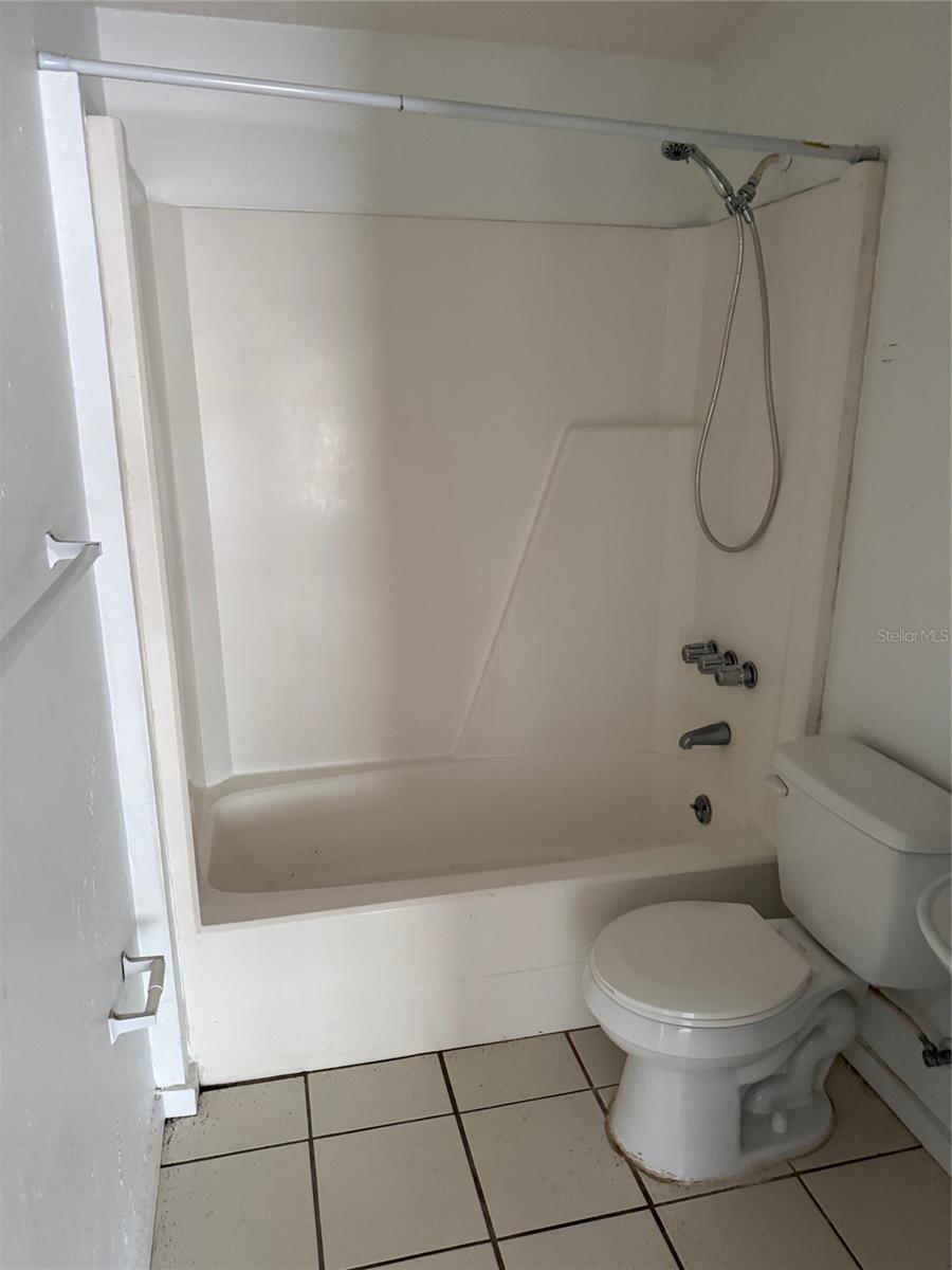 1207 3RD AVE E #A & B3400, BRADENTON, FL, 34208