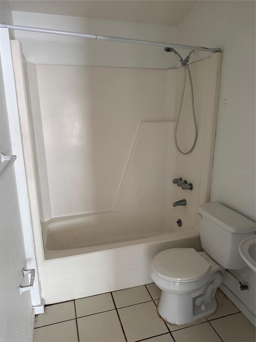 1207 3RD AVE E #A & B3400, BRADENTON, FL, 34208