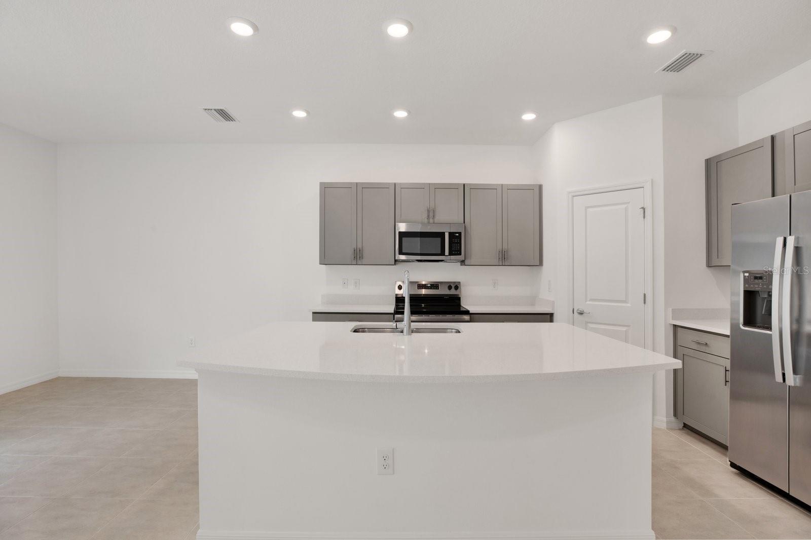 2191 HALLIER CV, WESLEY CHAPEL, FL, 33543