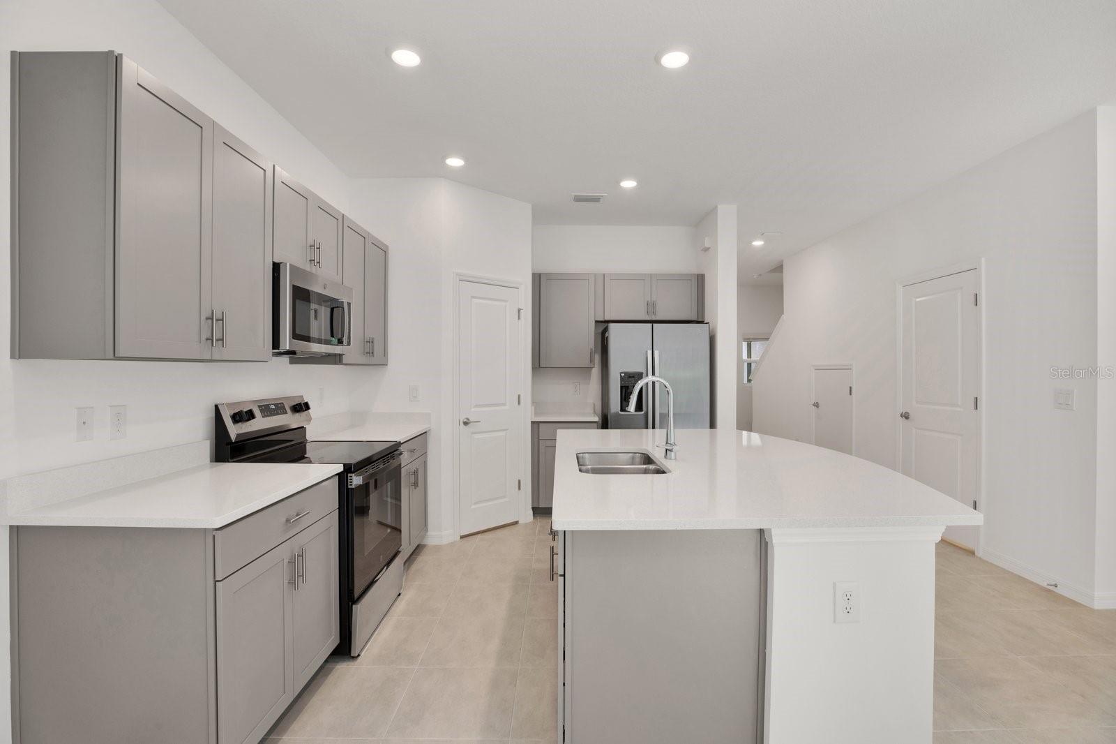 2191 HALLIER CV, WESLEY CHAPEL, FL, 33543