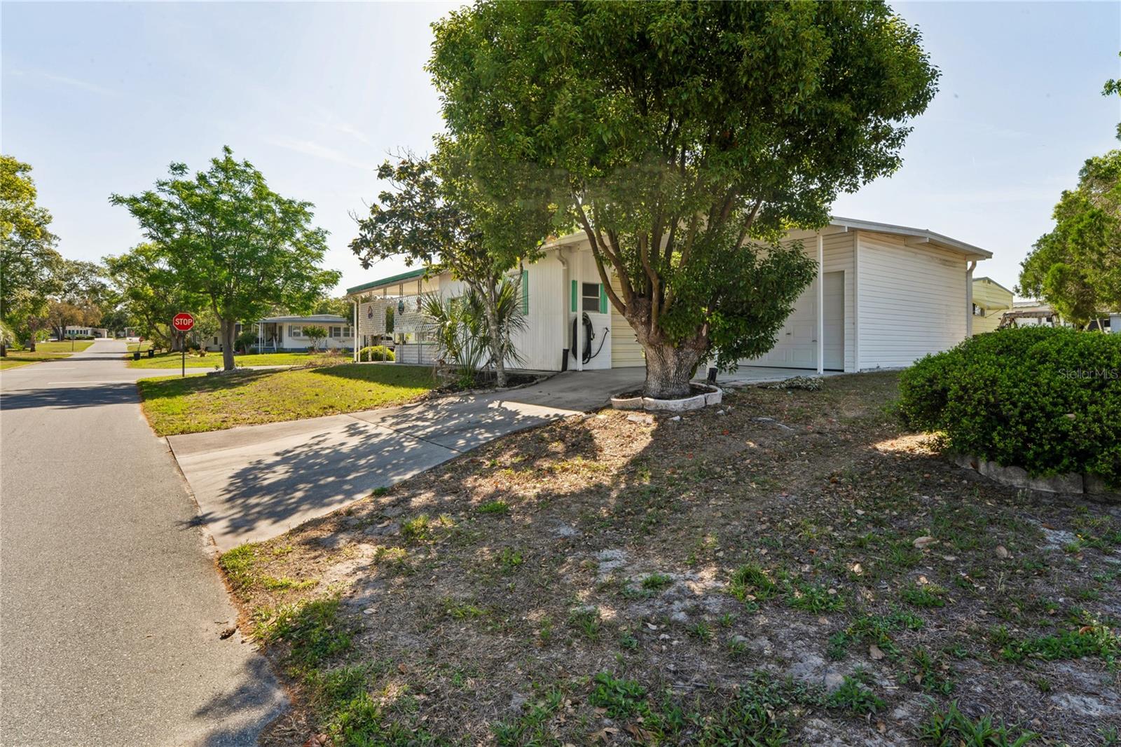 8021 WESTERN CIRCLE DR, BROOKSVILLE, FL, 34613