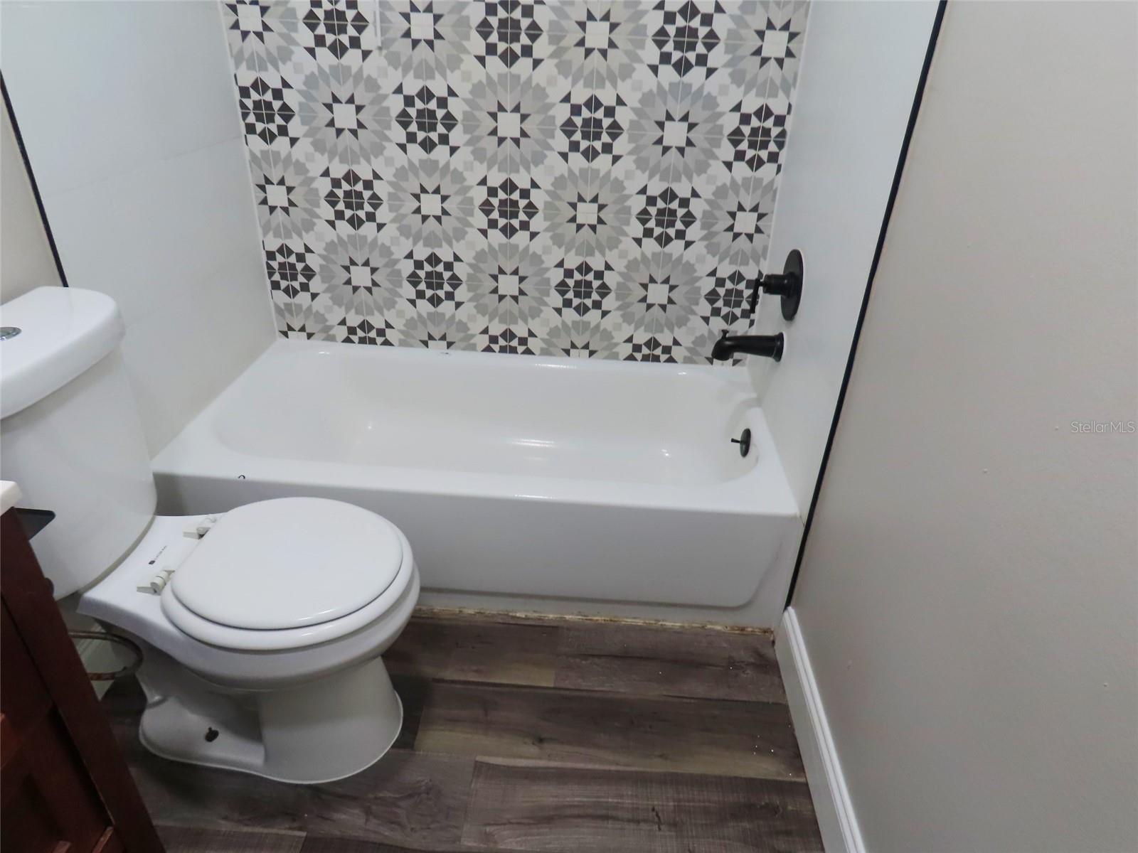 8055 33RD AVE N, ST PETERSBURG, FL, 33710