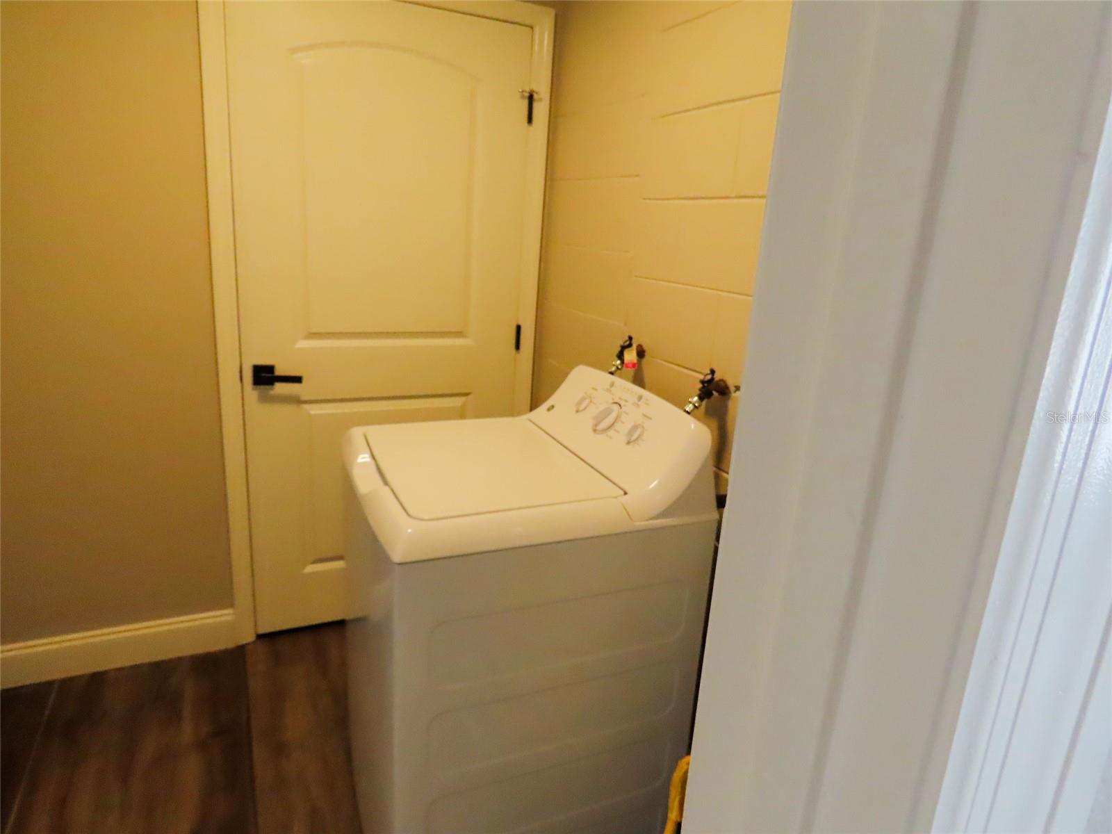 8055 33RD AVE N, ST PETERSBURG, FL, 33710