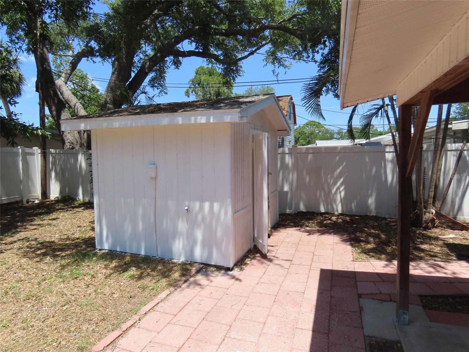 8055 33RD AVE N, ST PETERSBURG, FL, 33710