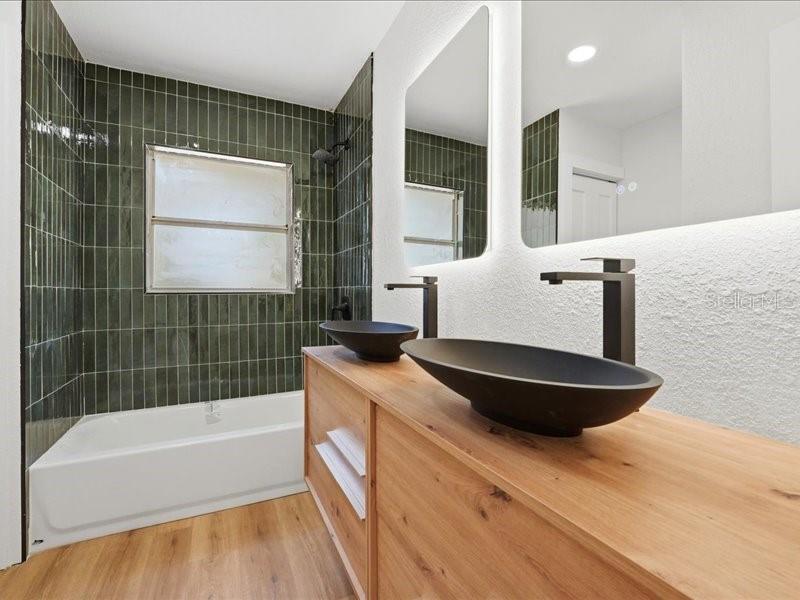 1912 E HANNA AVE, TAMPA, FL, 33610