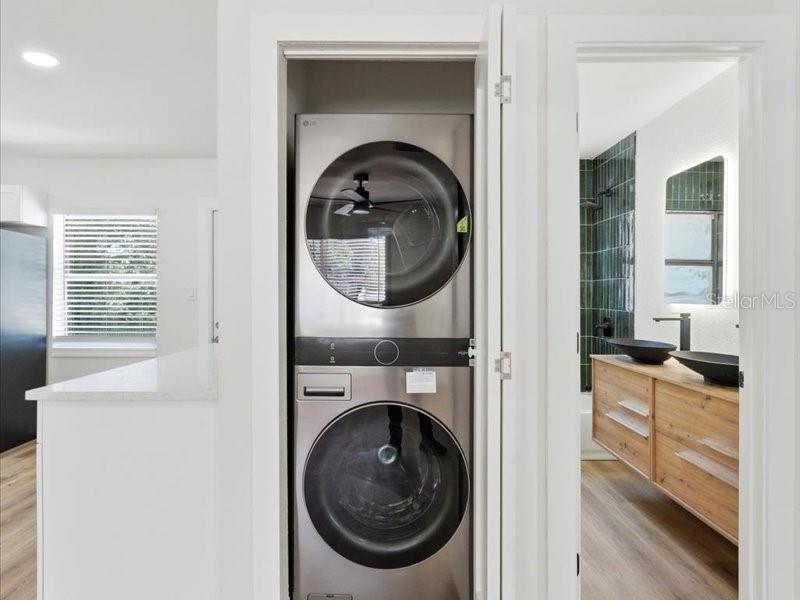 1912 E HANNA AVE, TAMPA, FL, 33610