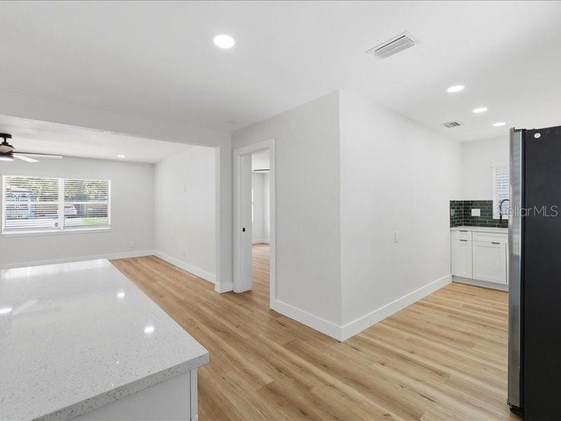 1912 E HANNA AVE, TAMPA, FL, 33610