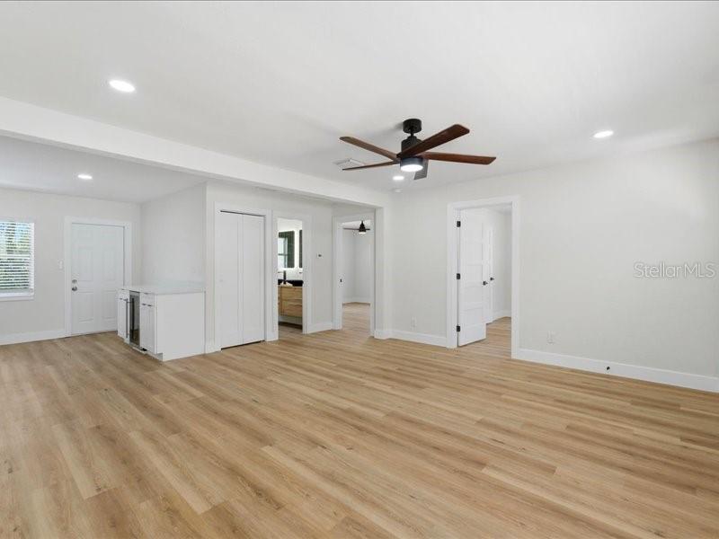 1912 E HANNA AVE, TAMPA, FL, 33610