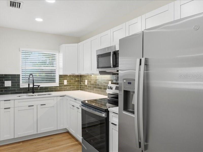 1912 E HANNA AVE, TAMPA, FL, 33610