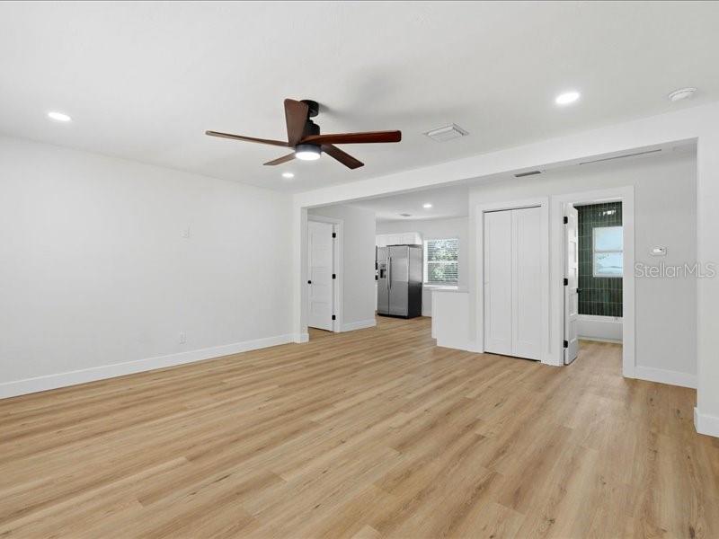 1912 E HANNA AVE, TAMPA, FL, 33610