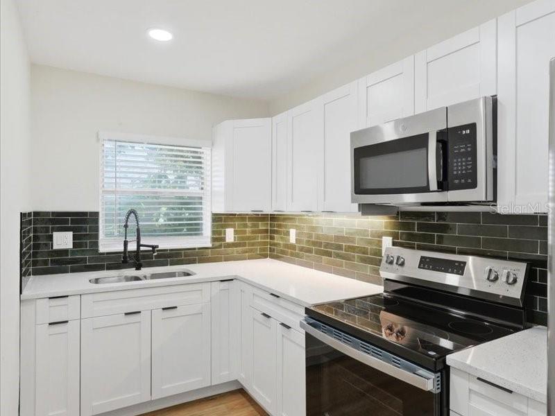 1912 E HANNA AVE, TAMPA, FL, 33610