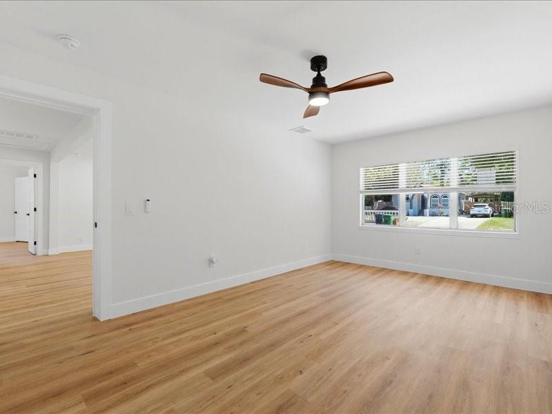 1912 E HANNA AVE, TAMPA, FL, 33610