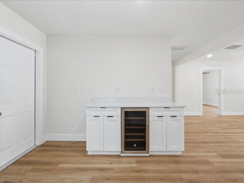 1912 E HANNA AVE, TAMPA, FL, 33610