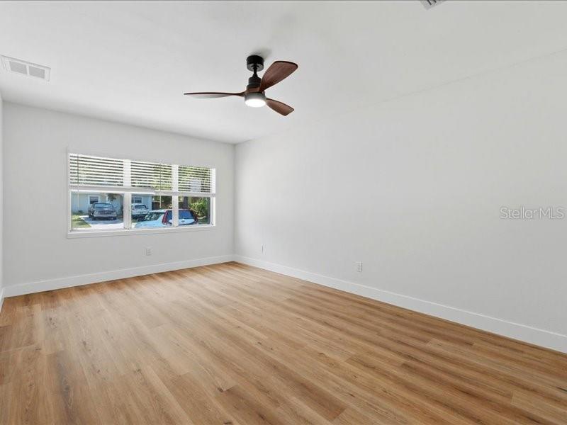 1912 E HANNA AVE, TAMPA, FL, 33610