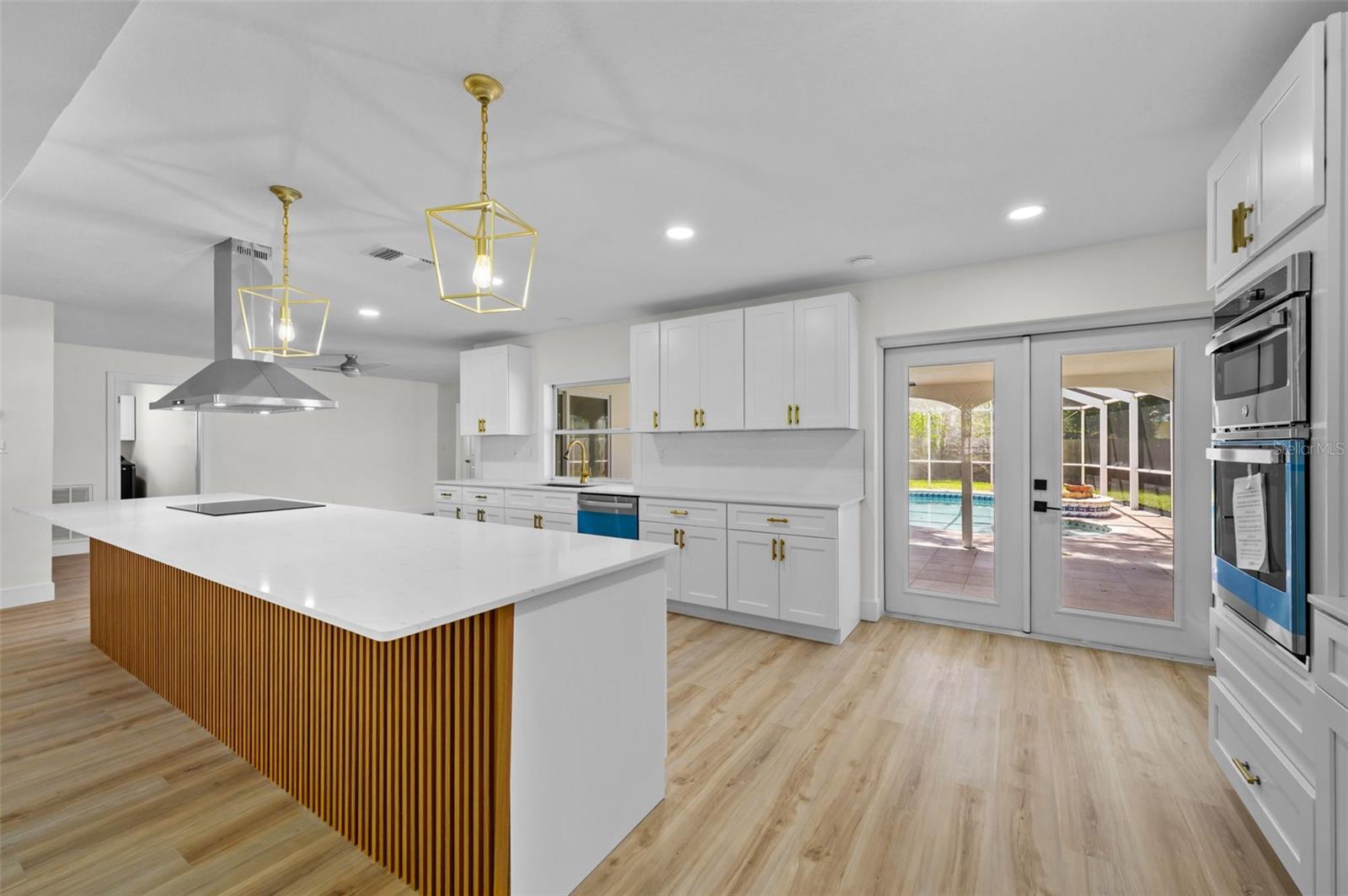 5700 BAYOU GRANDE BLVD NE, ST PETERSBURG, FL, 33703