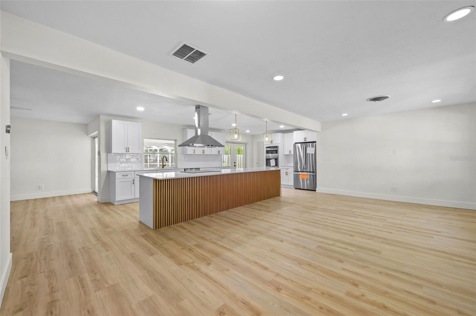 5700 BAYOU GRANDE BLVD NE, ST PETERSBURG, FL, 33703