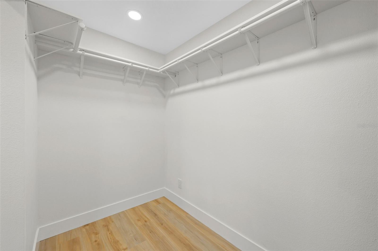 5700 BAYOU GRANDE BLVD NE, ST PETERSBURG, FL, 33703