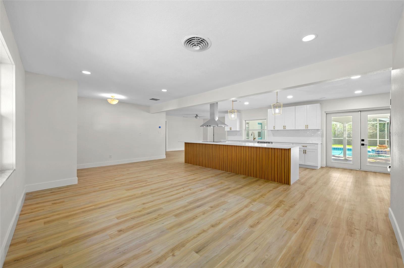 5700 BAYOU GRANDE BLVD NE, ST PETERSBURG, FL, 33703