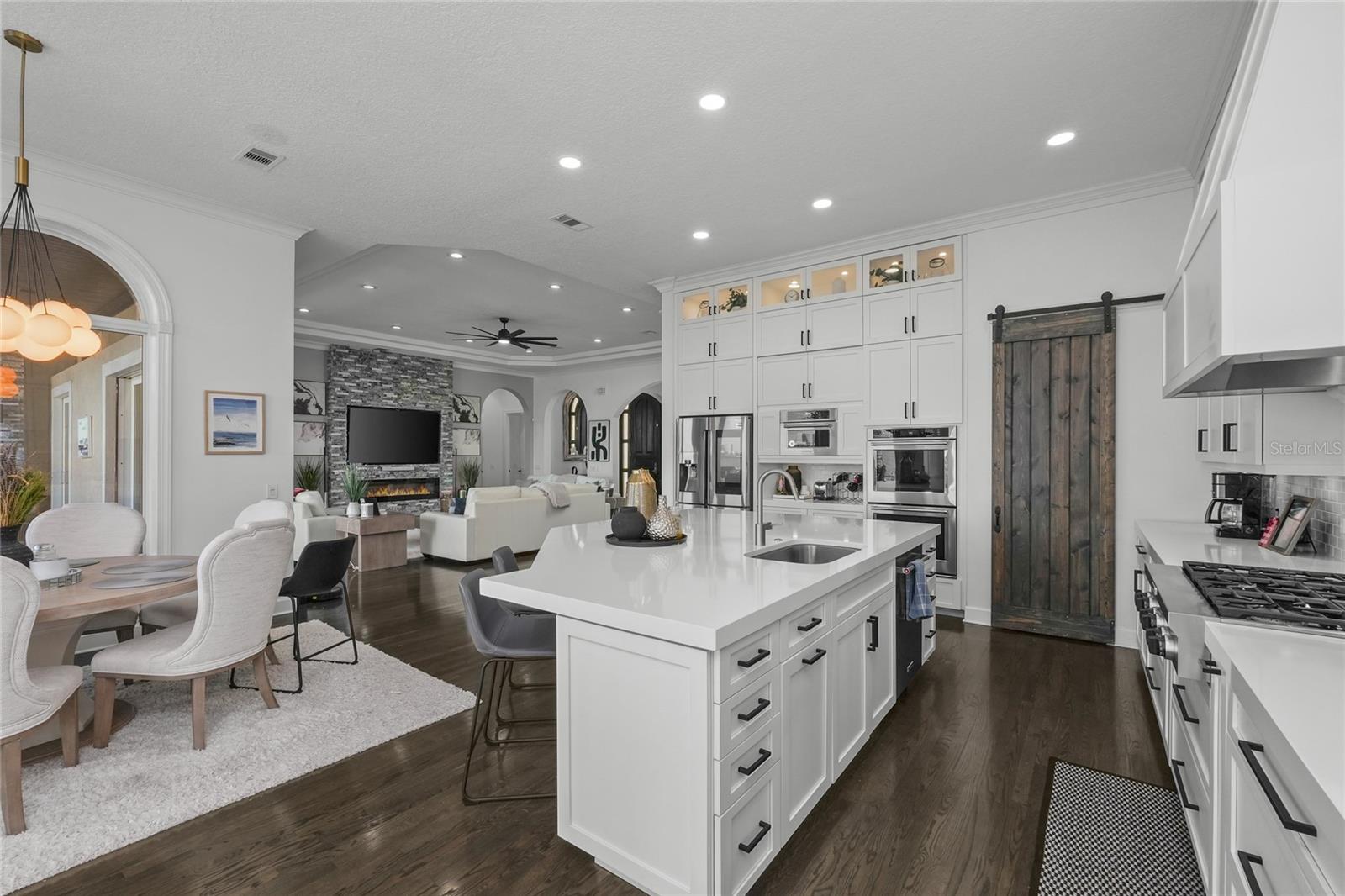 4117 CAUSEWAY VISTA DR, TAMPA, FL, 33615