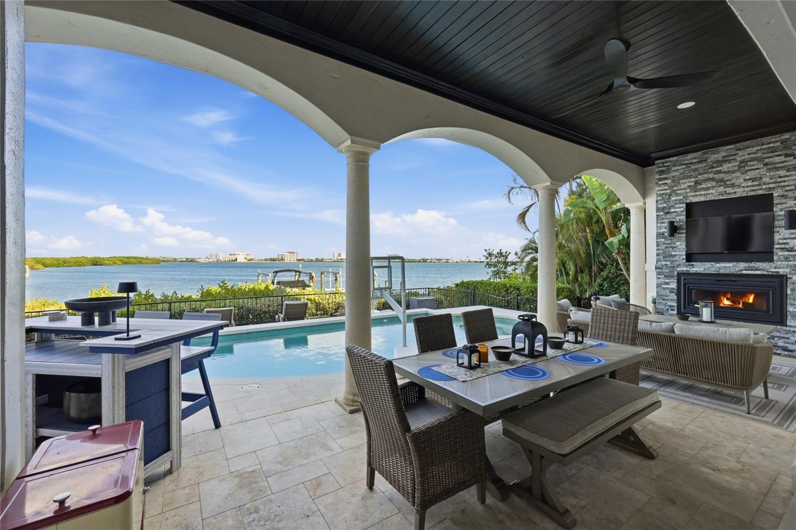 4117 CAUSEWAY VISTA DR, TAMPA, FL, 33615