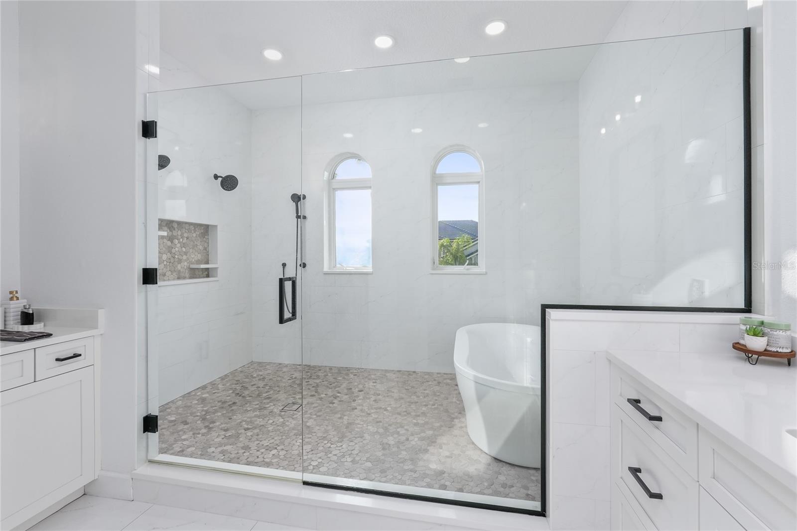 4117 CAUSEWAY VISTA DR, TAMPA, FL, 33615