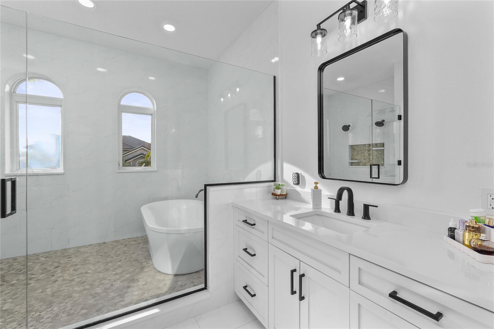 4117 CAUSEWAY VISTA DR, TAMPA, FL, 33615