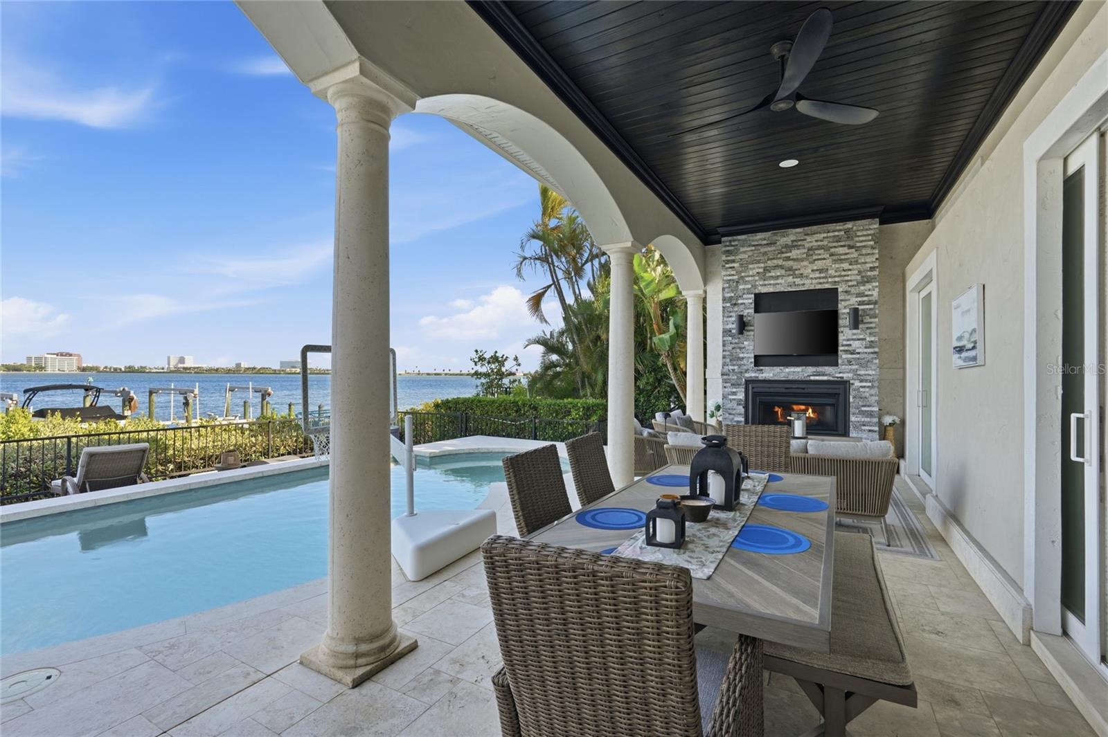 4117 CAUSEWAY VISTA DR, TAMPA, FL, 33615