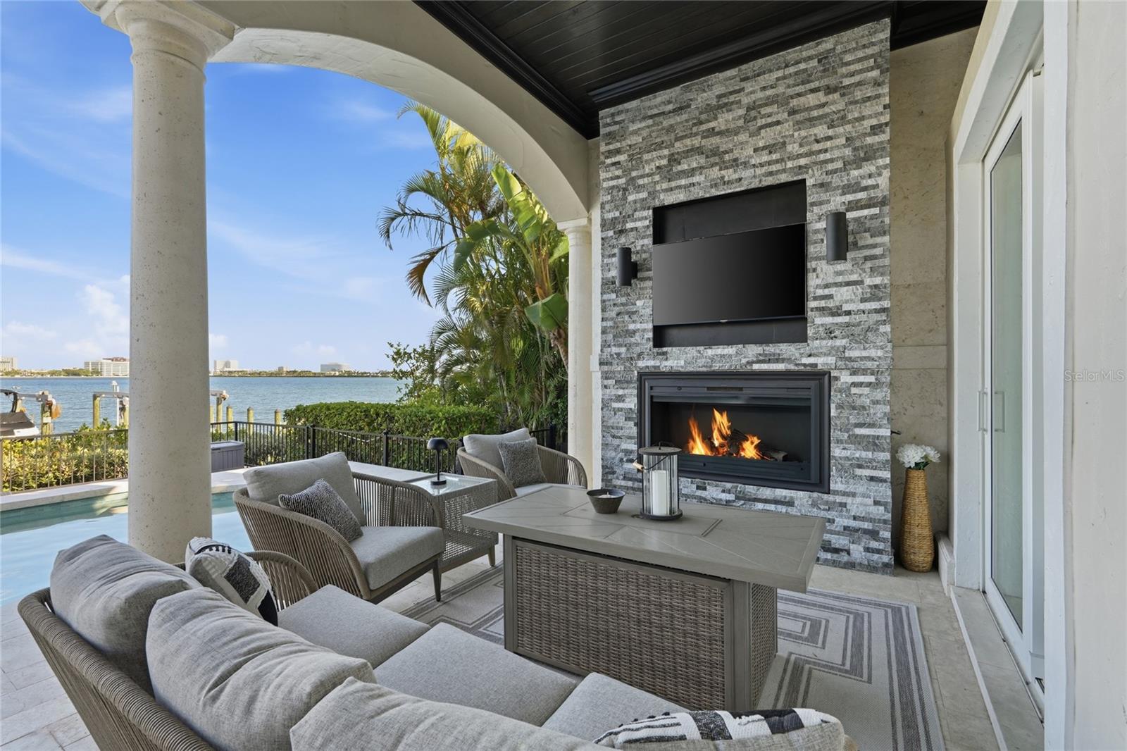 4117 CAUSEWAY VISTA DR, TAMPA, FL, 33615