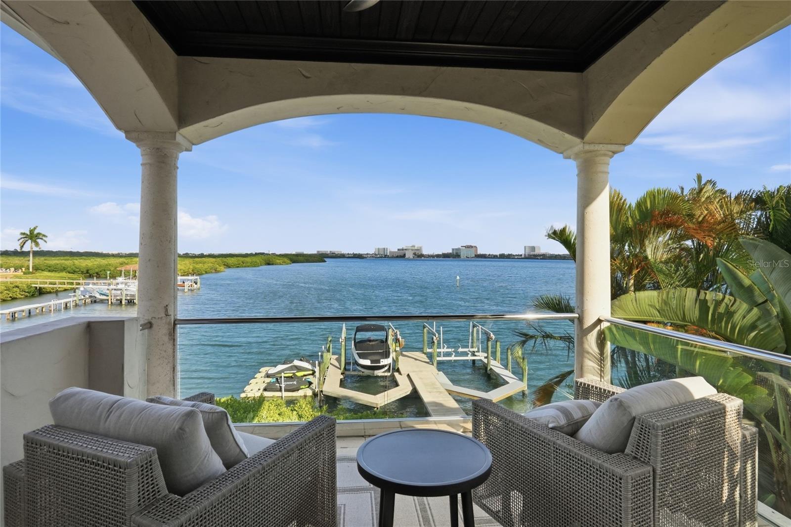 4117 CAUSEWAY VISTA DR, TAMPA, FL, 33615