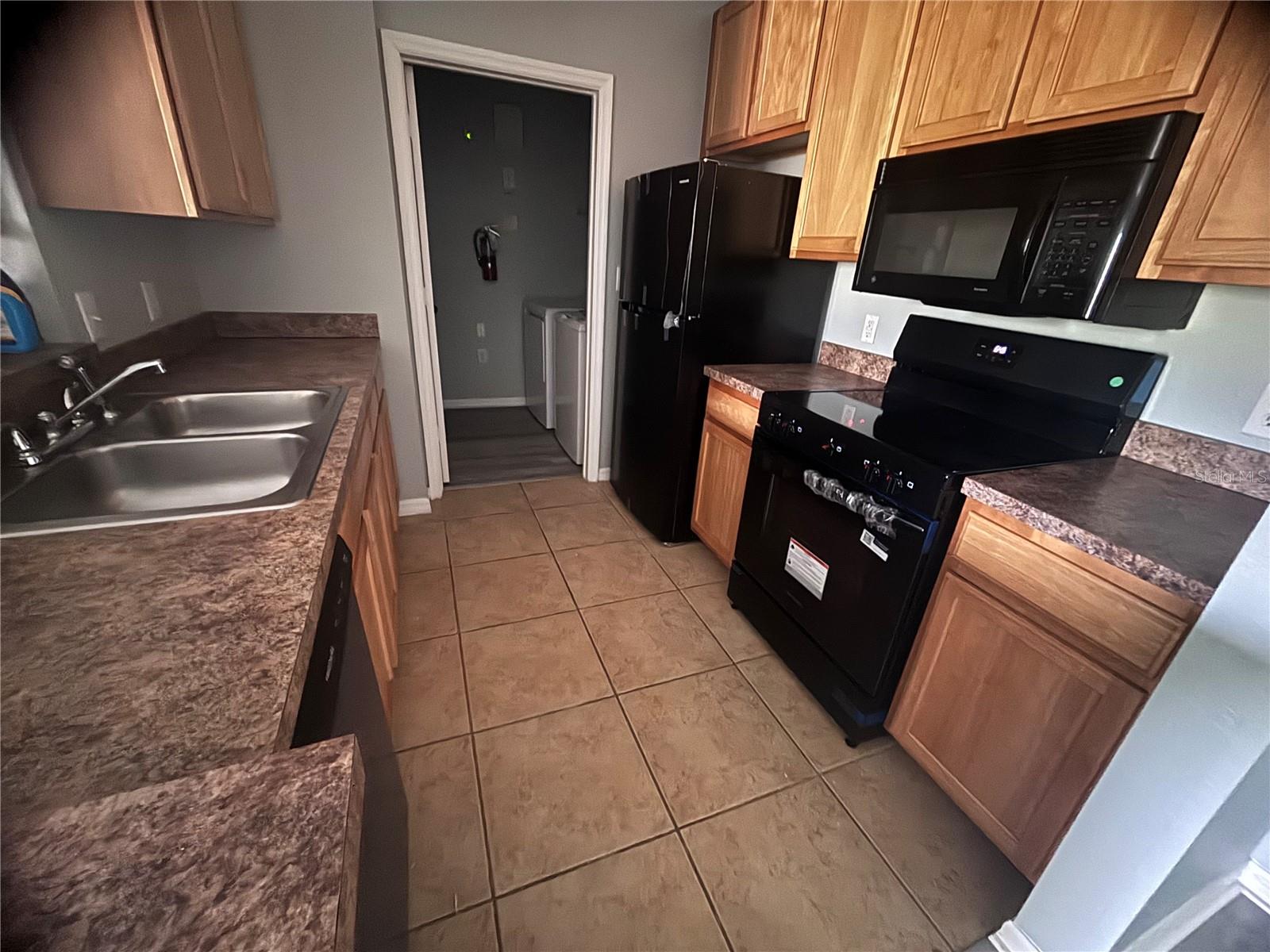 2406 COURTNEY MEADOWS CT #104, TAMPA, FL, 33619