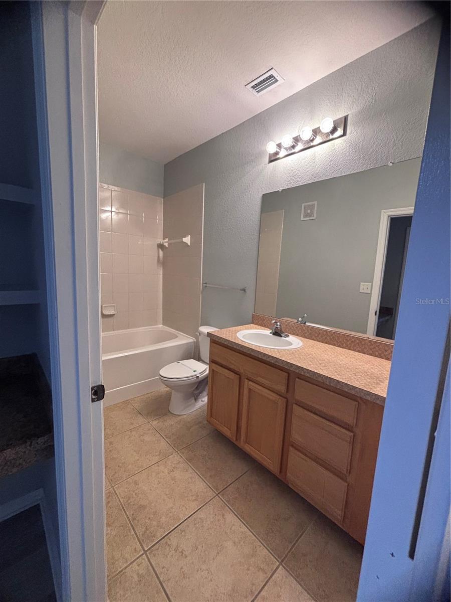 2406 COURTNEY MEADOWS CT #104, TAMPA, FL, 33619