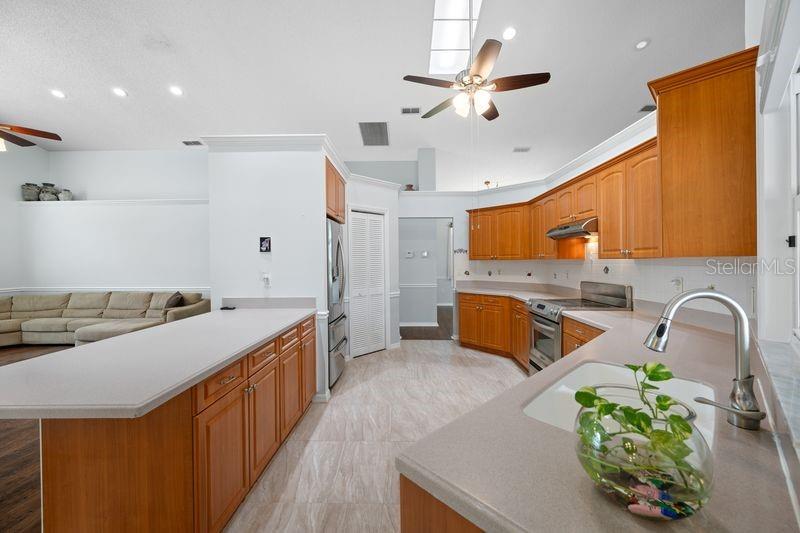 5321 GARDENS DR, SARASOTA, FL, 34243